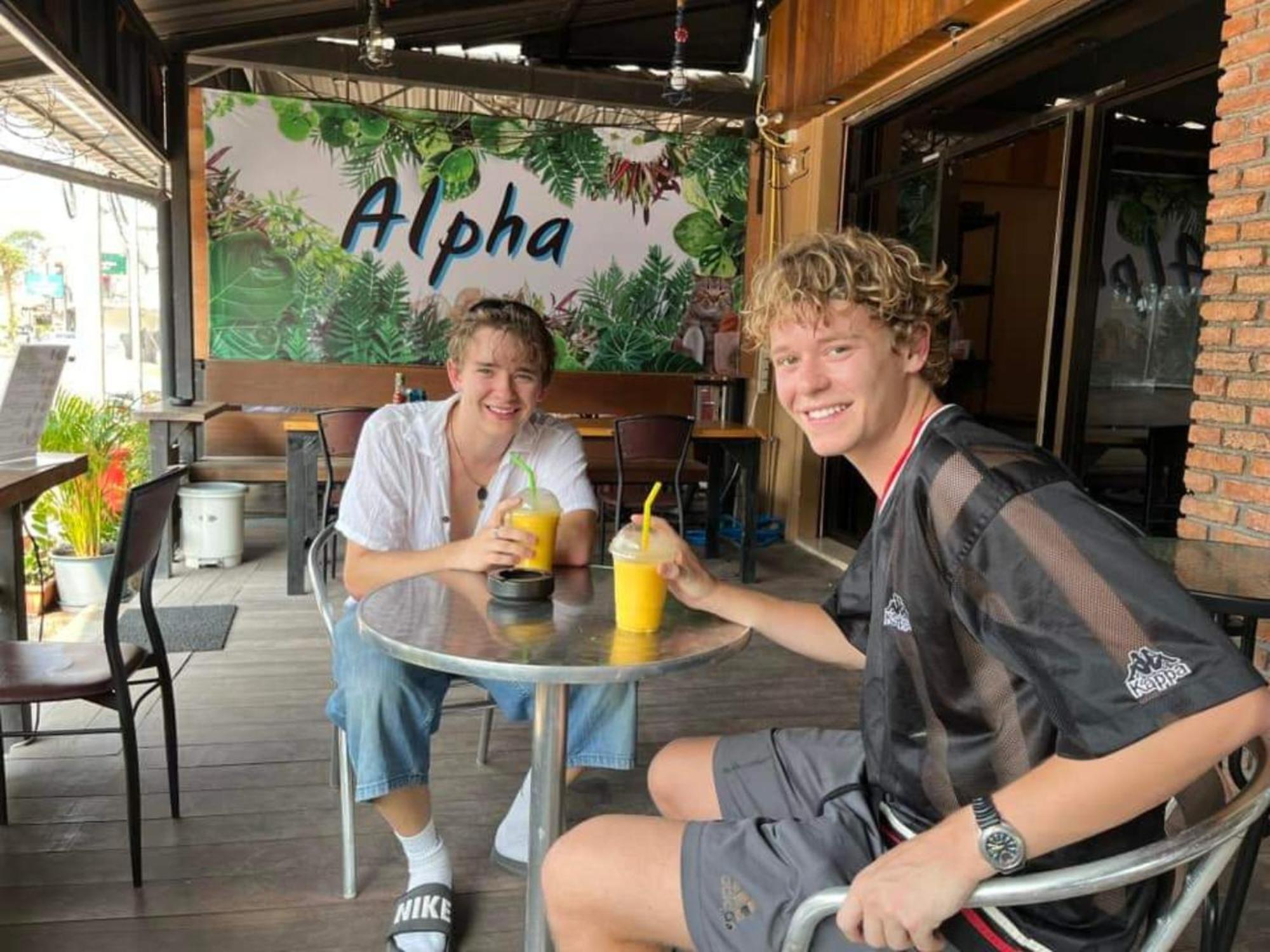 Alpha Hostel Cafe&Bar Ban Khlong Yai Εξωτερικό φωτογραφία